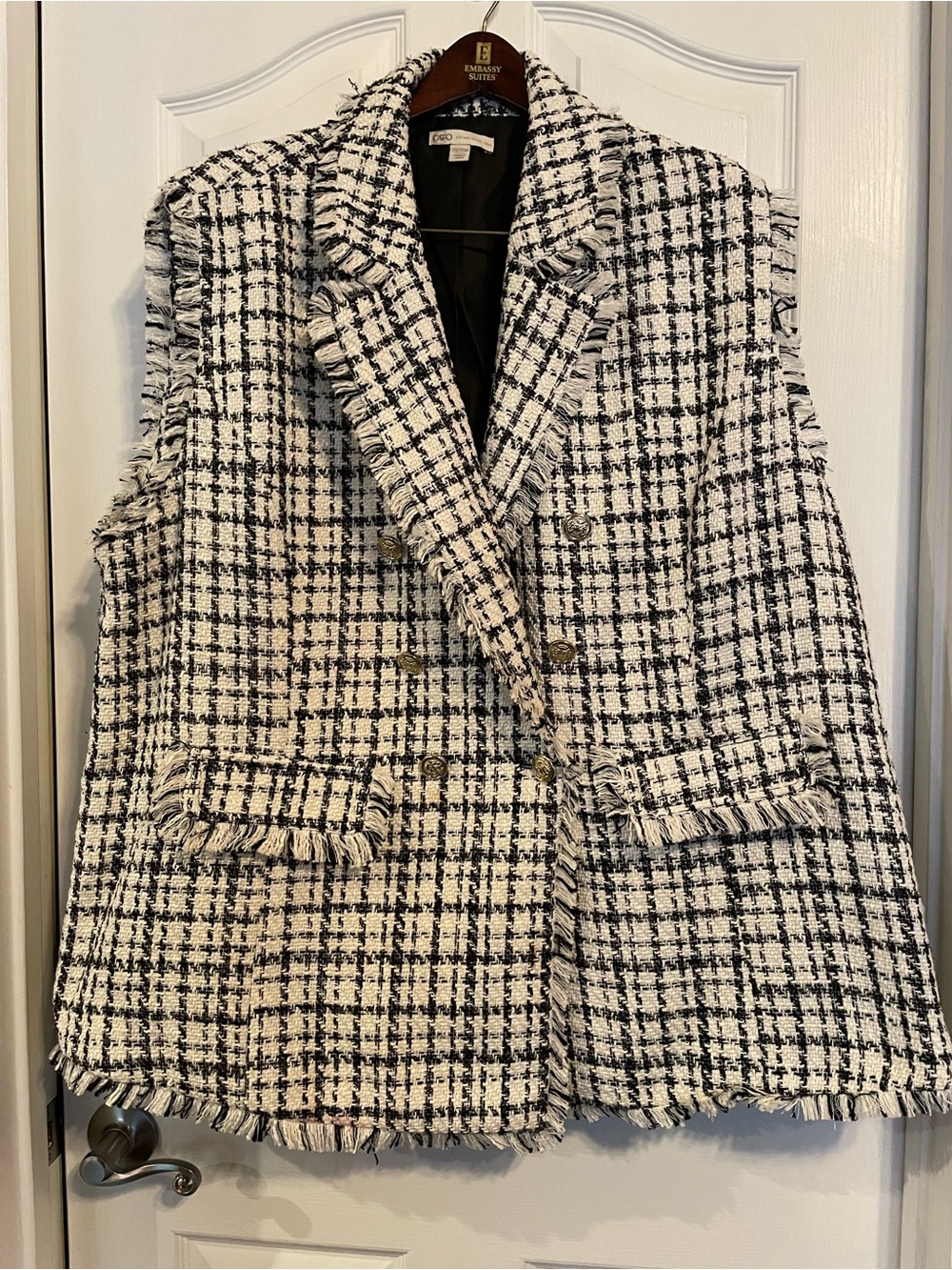 Cato Chic 26/28W Tweed Double-Breasted Sleeveless Jacket - Black & White